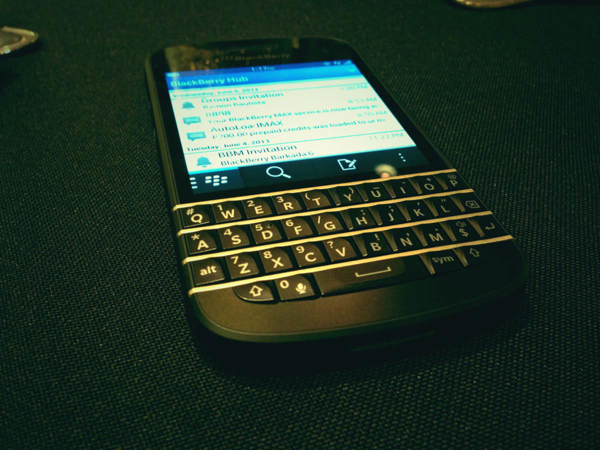 The experience of writing on the BlackBerry Q10's keypad is really good.