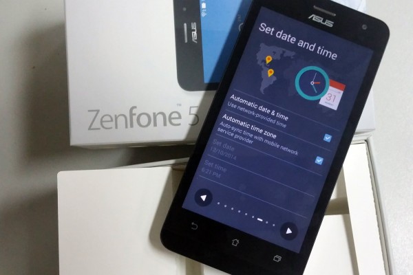 Asus ZenUI. The Zenfone 5 Lite comes with the Asus ZenUI, the company's custom skin for Android.
