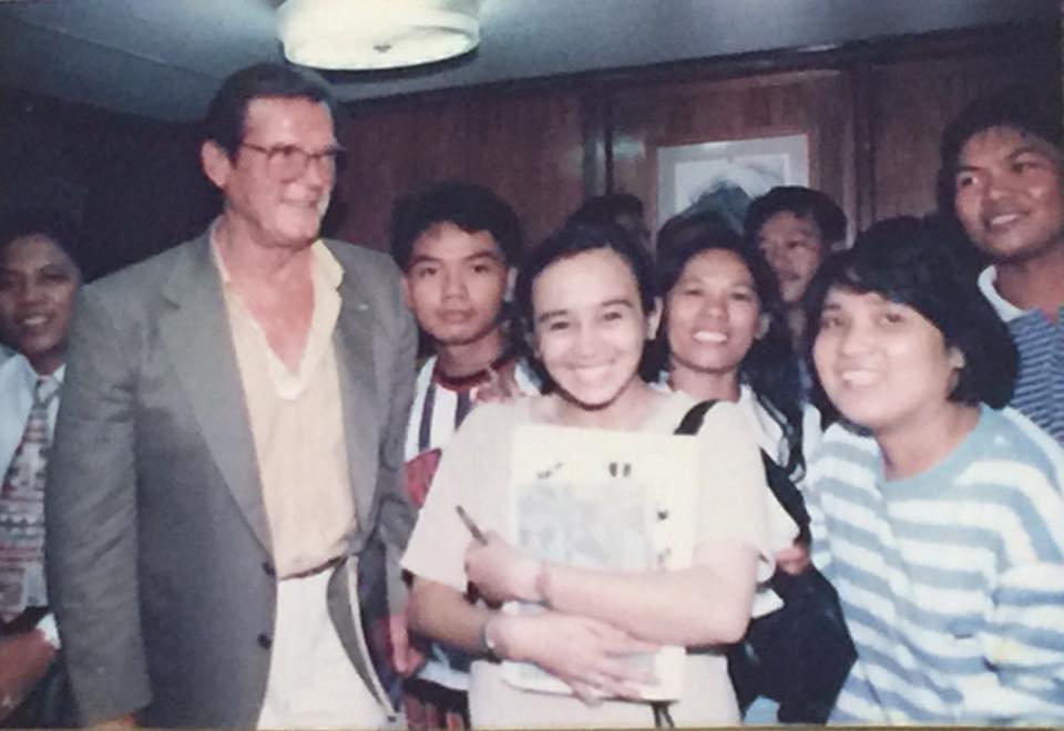 CITY HALL BEAT. This photo of reporters covering Cebu City Hall with James Bond star Roger Moore was taken when I was assigned to the beat. At right is Zeny Fernandez Jainar, my fellow reporter for The Freeman. At the back, 3rd from right is radio reporter Boy Aguirre, who rescued me during my first interview when, after asking the subjects several question, I asked her her name. Beside Mr. Moore is Denner Tabar, then of Bantay Radyo.